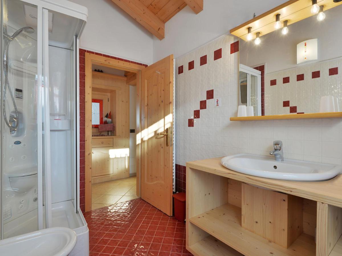 Apartment Maura-1 By Interhome Pozza di Fassa Luaran gambar