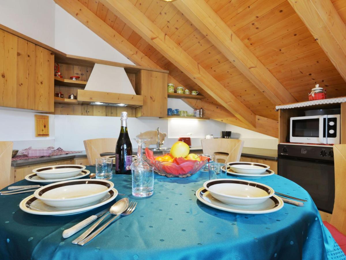Apartment Maura-1 By Interhome Pozza di Fassa Luaran gambar